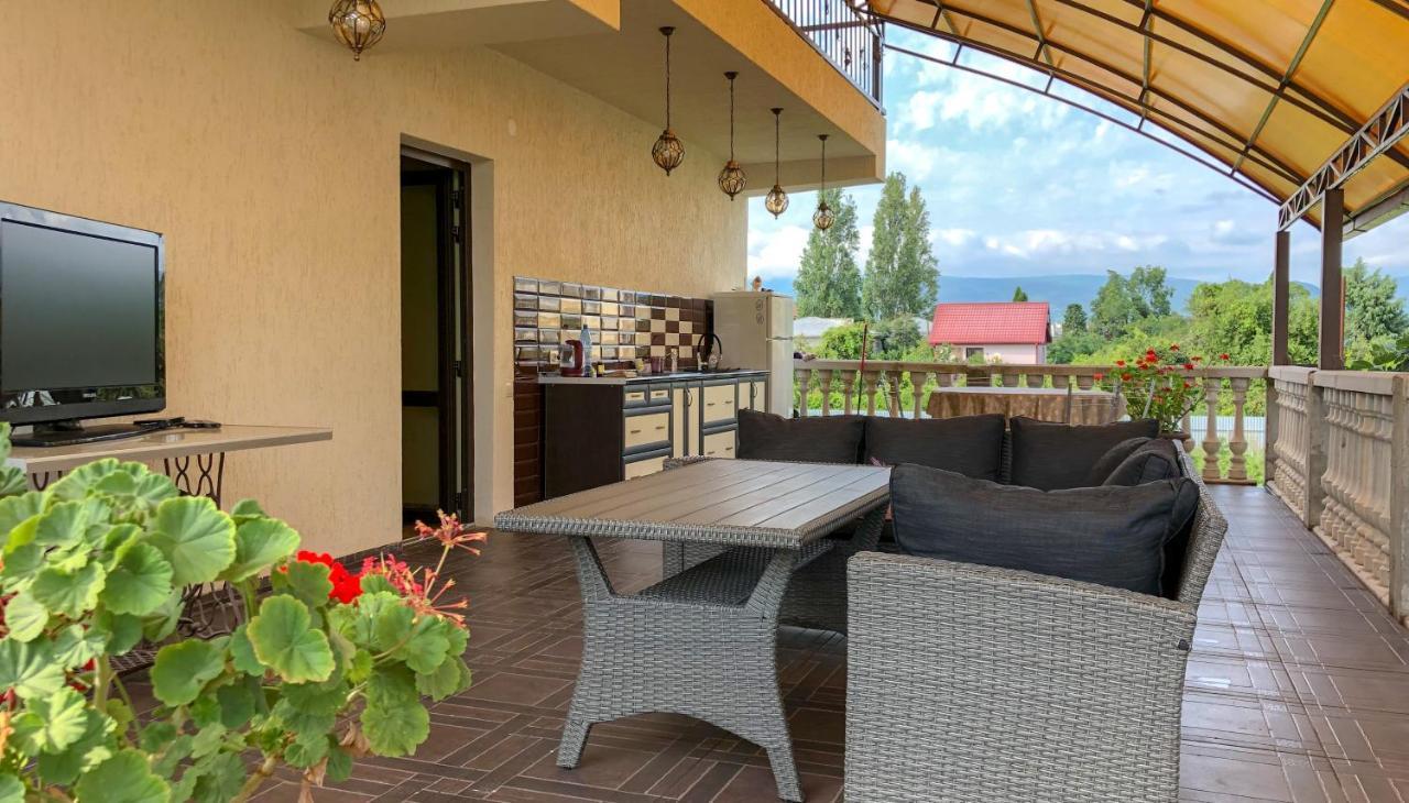 Гостевой Дом Siella Hotel Sukhumi Esterno foto