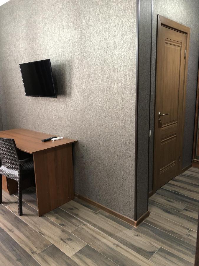 Гостевой Дом Siella Hotel Sukhumi Esterno foto