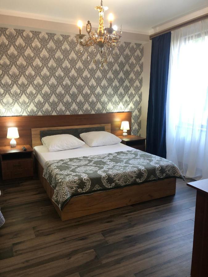 Гостевой Дом Siella Hotel Sukhumi Esterno foto