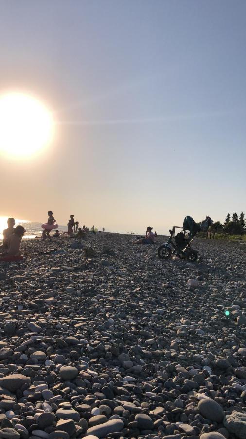 Гостевой Дом Siella Hotel Sukhumi Esterno foto