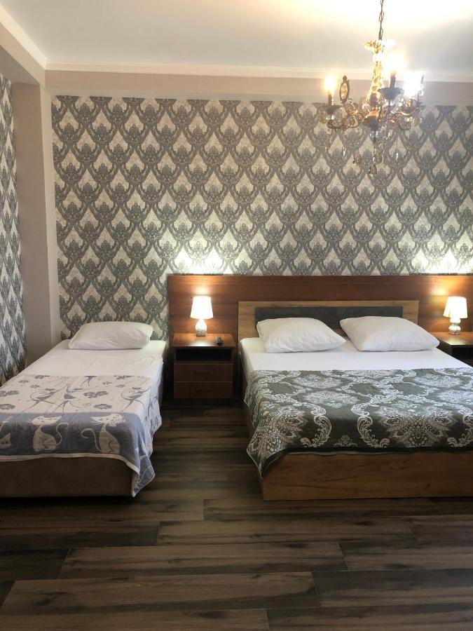 Гостевой Дом Siella Hotel Sukhumi Esterno foto