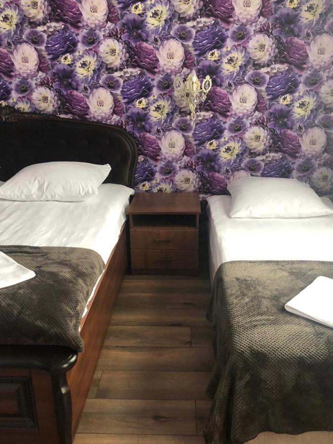Гостевой Дом Siella Hotel Sukhumi Esterno foto